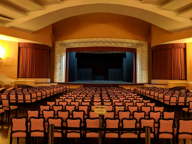 How to Choose the Best Musical Theatre Program for Teens